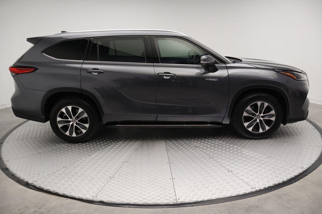 used 2021 Toyota Highlander Hybrid car, priced at $32,477