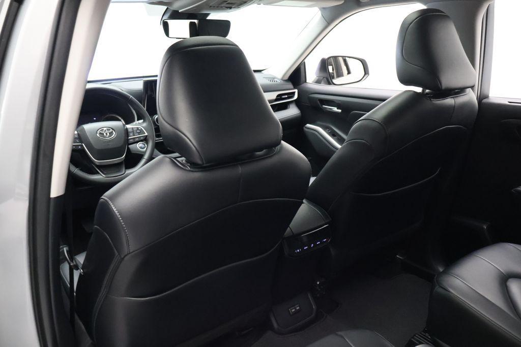 used 2024 Toyota Highlander Hybrid car, priced at $39,357