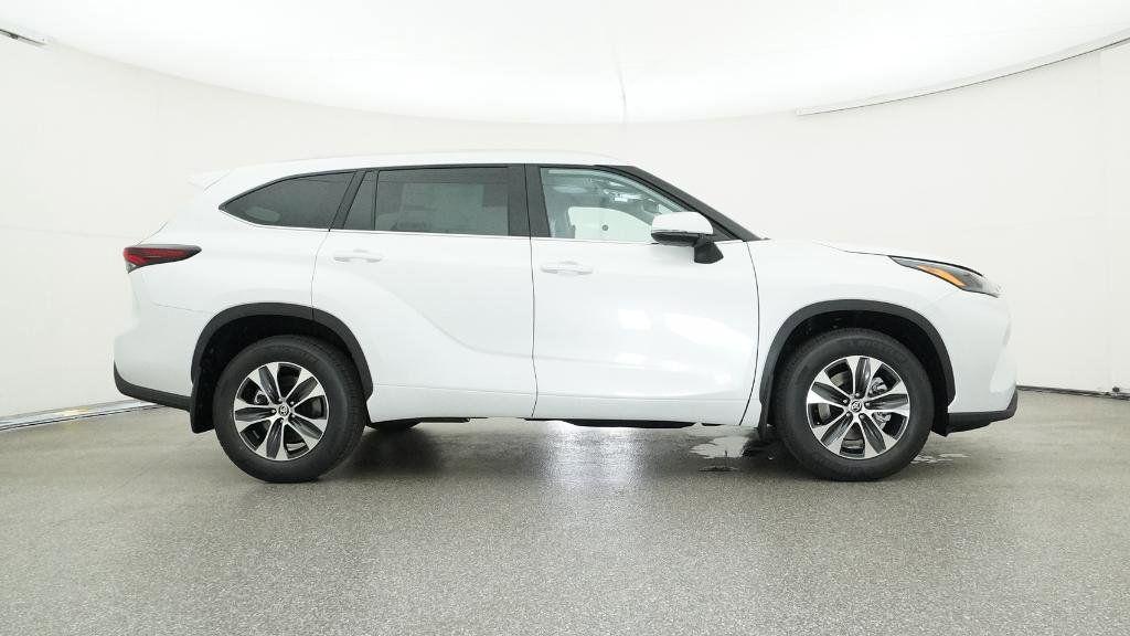 new 2026 Toyota Highlander car, priced at $48,311