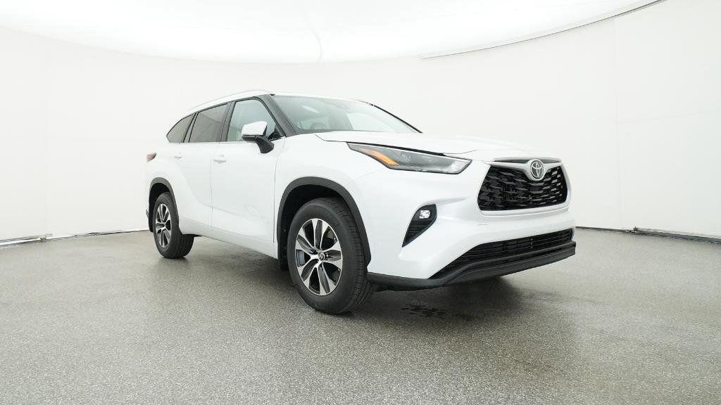 new 2026 Toyota Highlander car, priced at $48,311