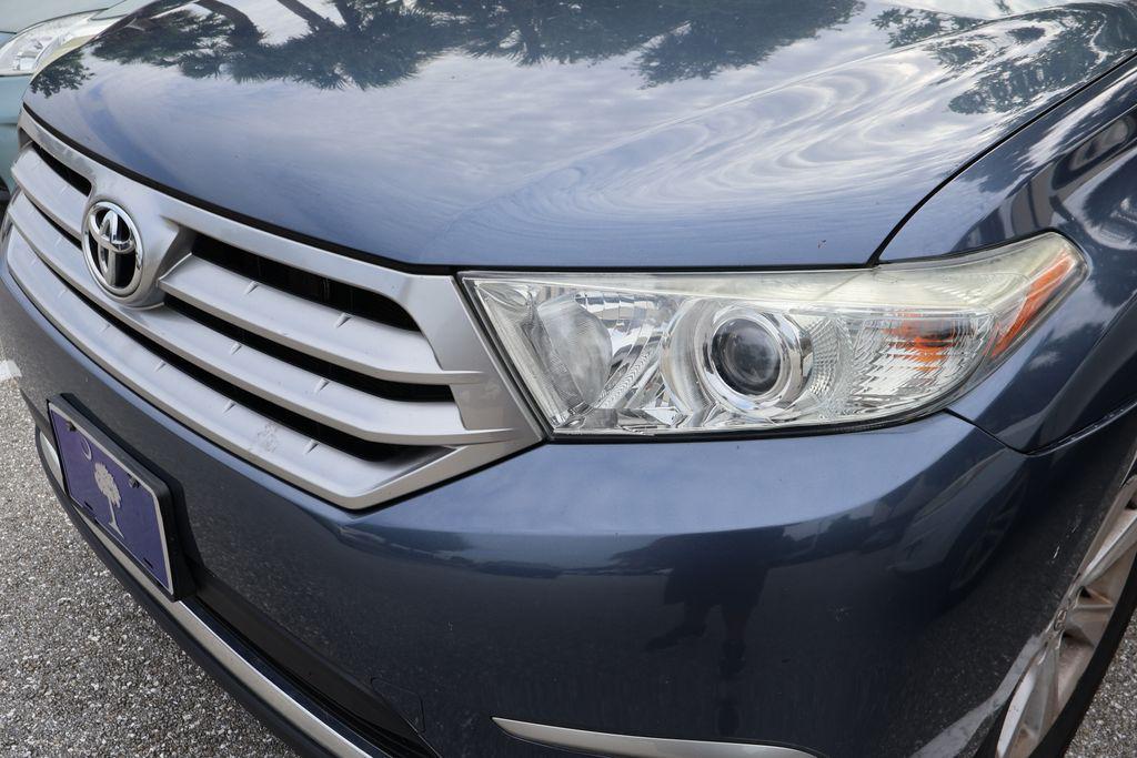used 2013 Toyota Highlander car, priced at $15,567