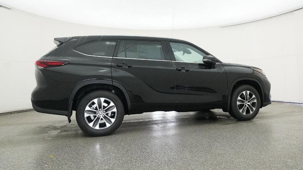 new 2026 Toyota Highlander car, priced at $48,412