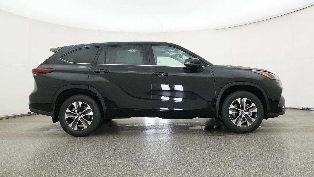 new 2026 Toyota Highlander car, priced at $48,412