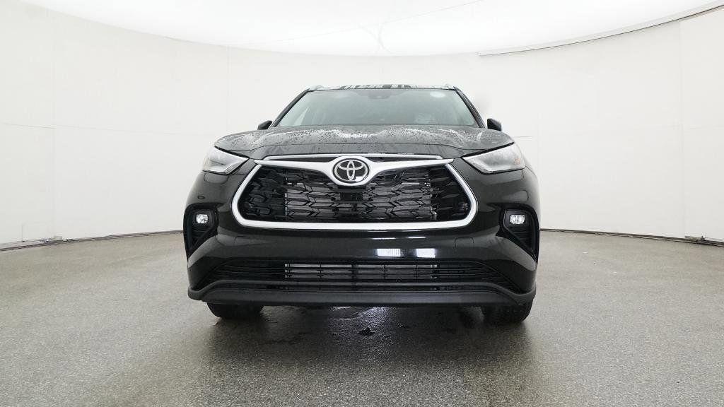 new 2026 Toyota Highlander car, priced at $48,412