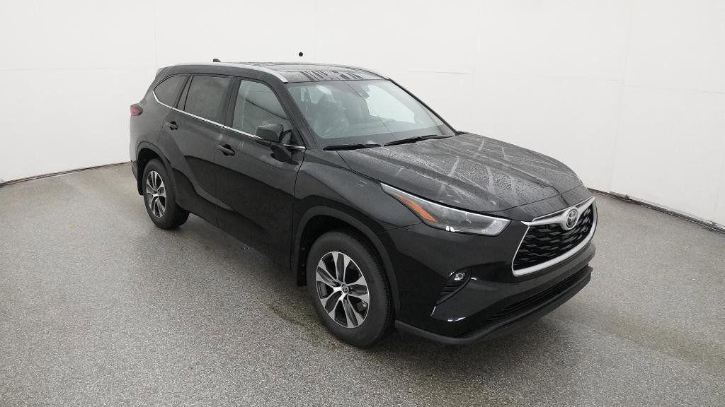 new 2026 Toyota Highlander car, priced at $48,412