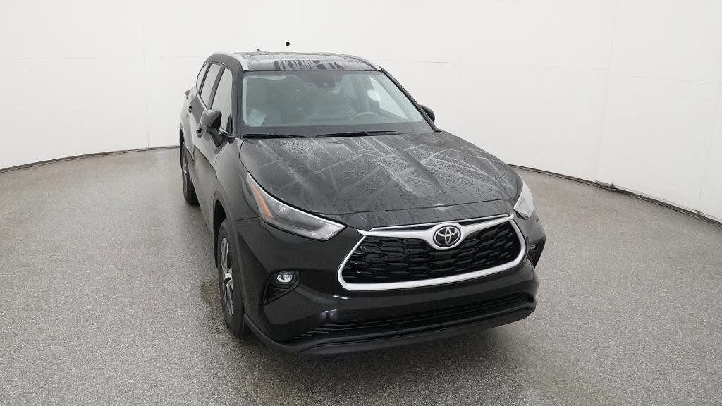 new 2026 Toyota Highlander car, priced at $48,412