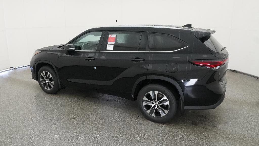 new 2026 Toyota Highlander car, priced at $48,412