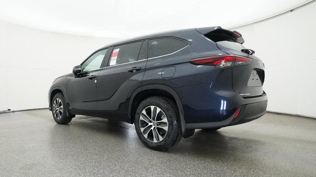 new 2026 Toyota Highlander Hybrid car, priced at $50,226