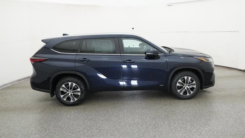 new 2026 Toyota Highlander Hybrid car, priced at $50,226