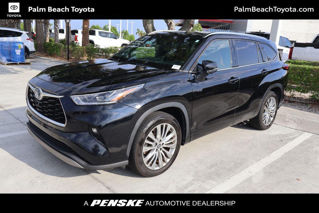 used 2023 Toyota Highlander Hybrid car, priced at $45,549