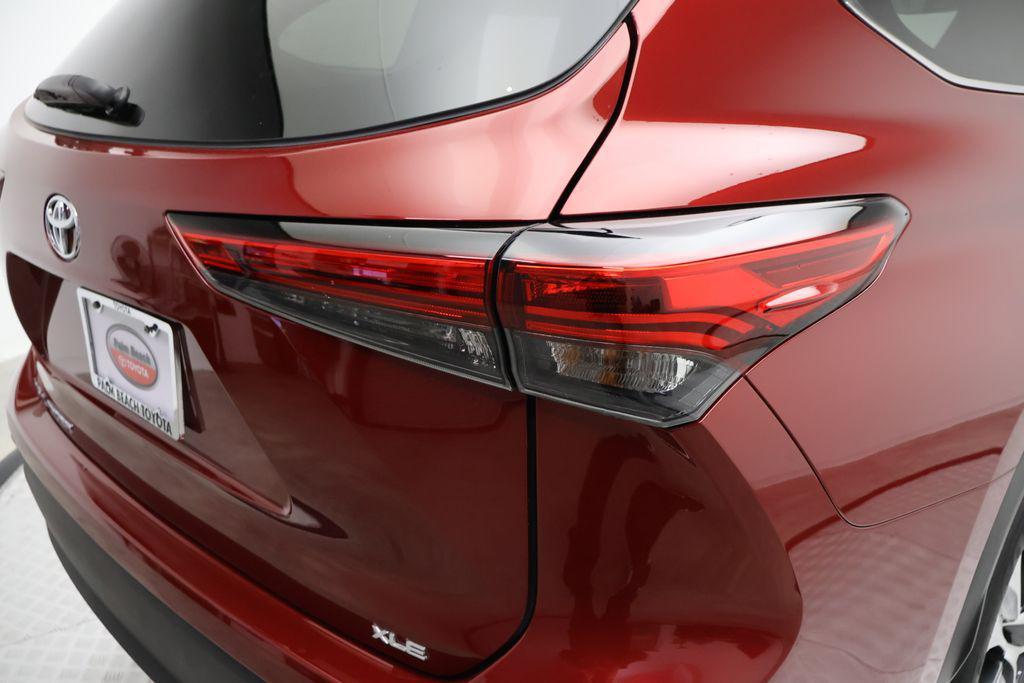 used 2023 Toyota Highlander car, priced at $32,977