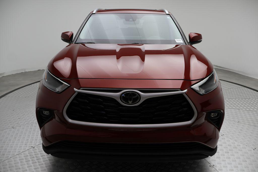 used 2023 Toyota Highlander car, priced at $32,977