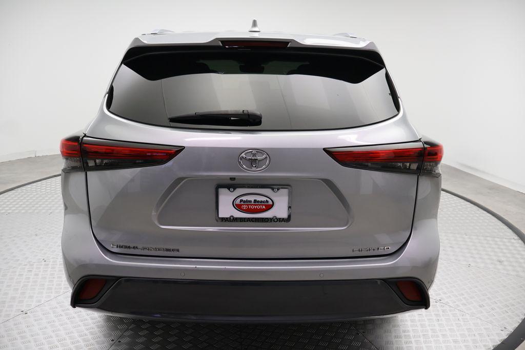 used 2021 Toyota Highlander car, priced at $25,813