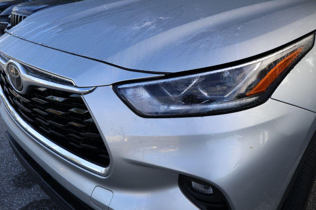 used 2023 Toyota Highlander car, priced at $34,990