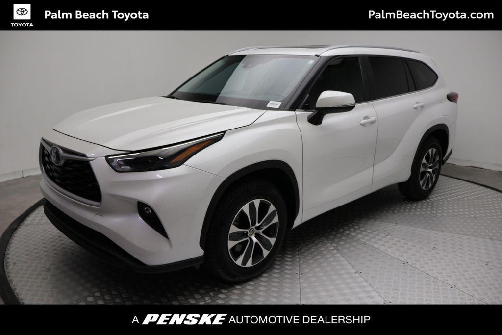used 2024 Toyota Highlander Hybrid car, priced at $42,877