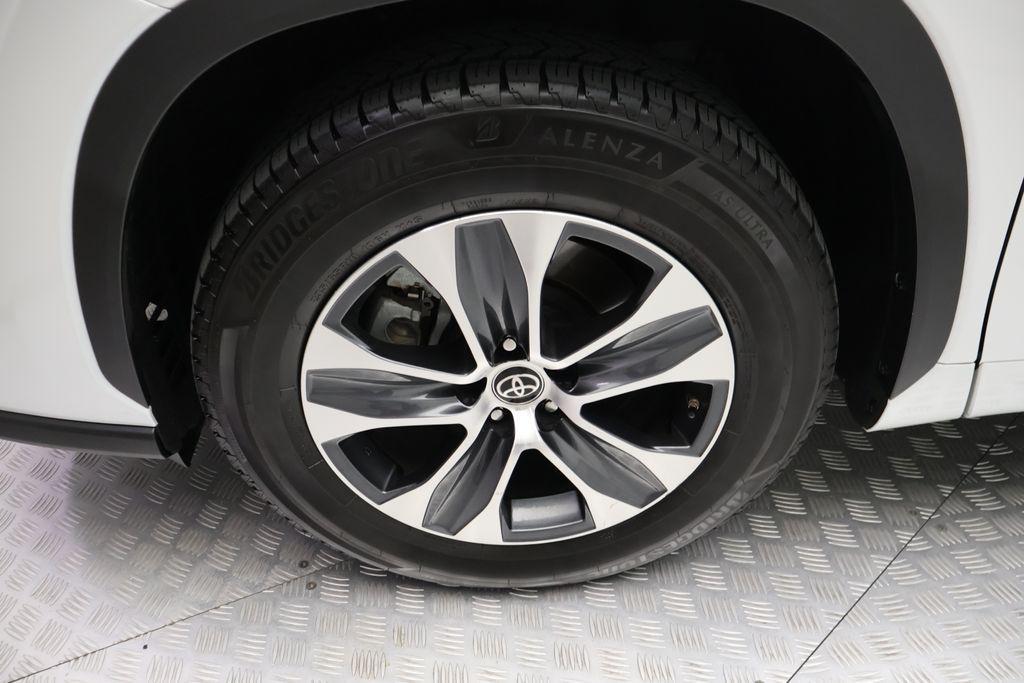 used 2024 Toyota Highlander Hybrid car, priced at $42,877
