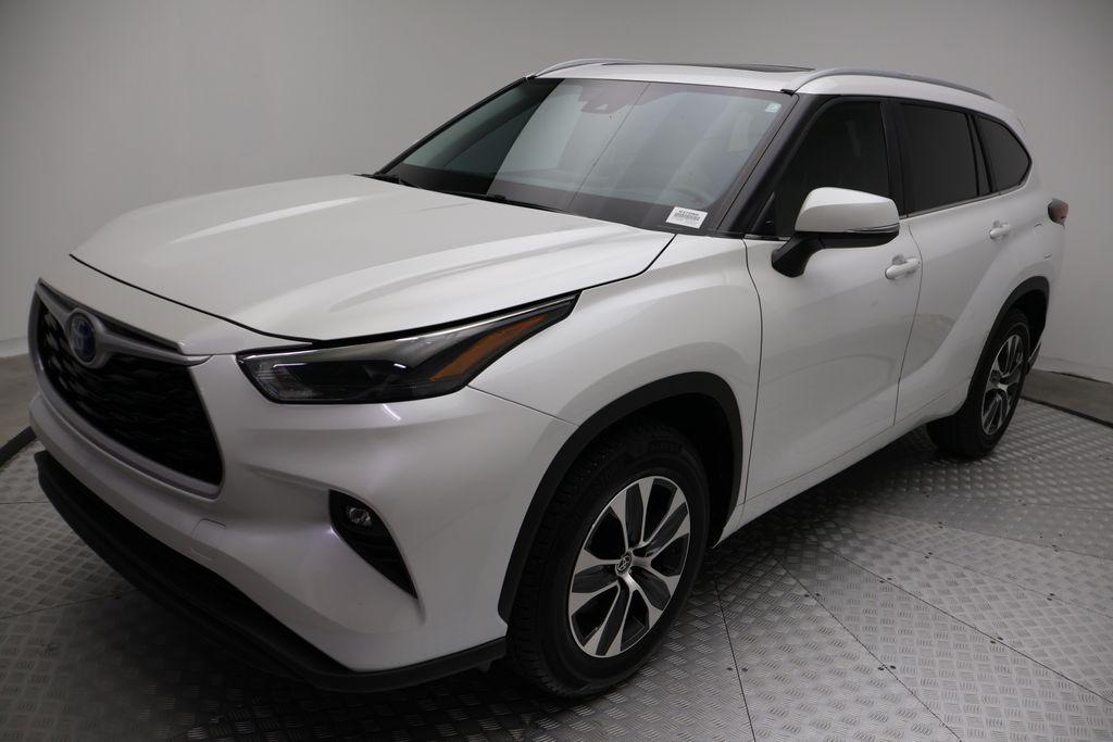used 2024 Toyota Highlander Hybrid car, priced at $42,877