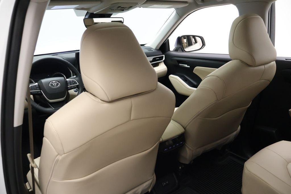 used 2024 Toyota Highlander Hybrid car, priced at $42,877
