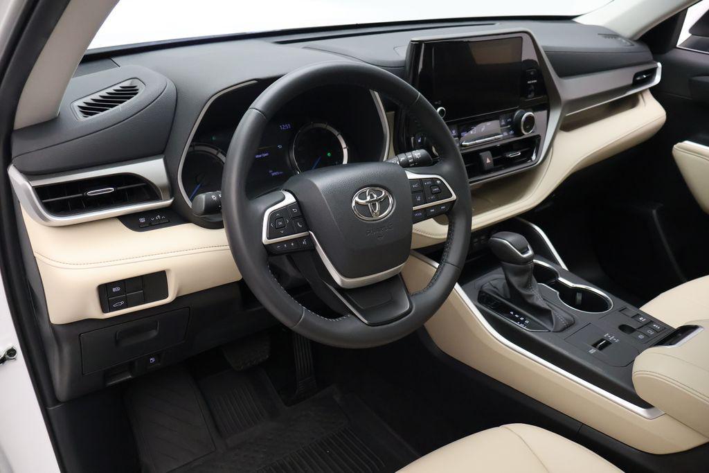 used 2024 Toyota Highlander Hybrid car, priced at $42,877
