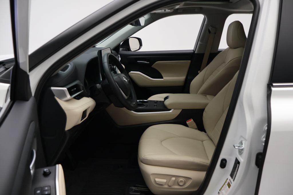 used 2024 Toyota Highlander Hybrid car, priced at $42,877