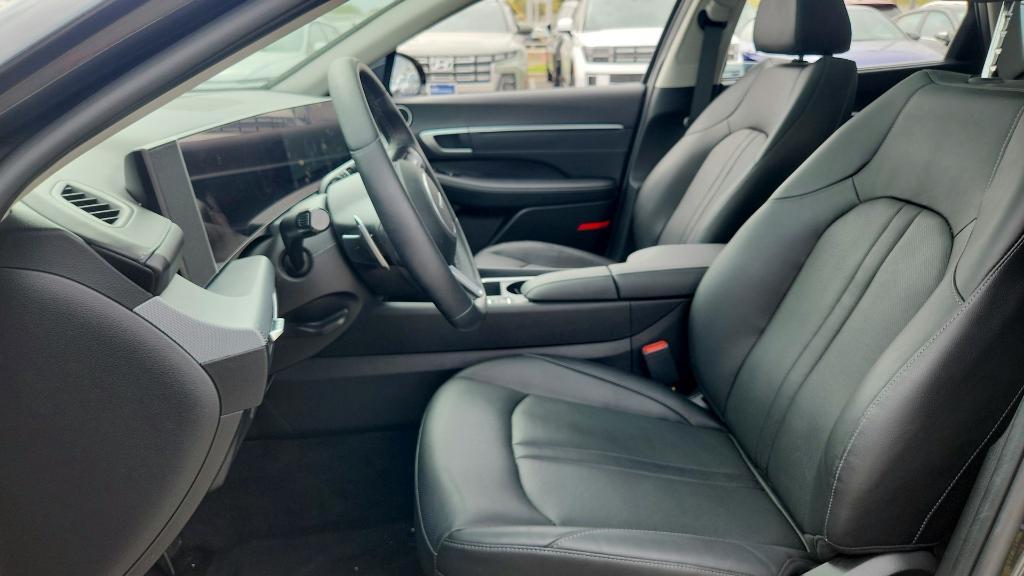 used 2025 Hyundai Sonata Hybrid car, priced at $35,245