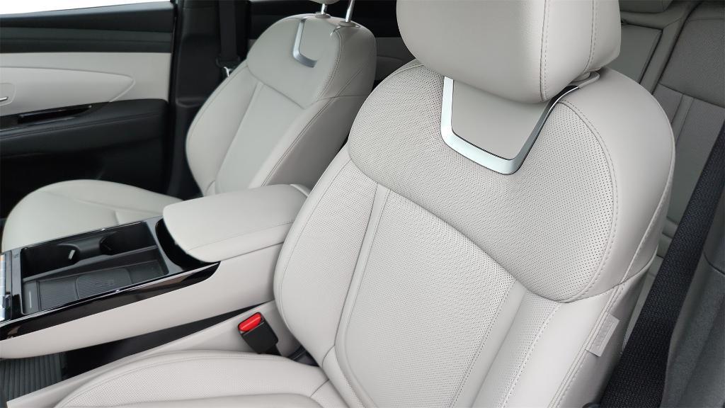 new 2025 Hyundai TUCSON Hybrid car, priced at $40,361