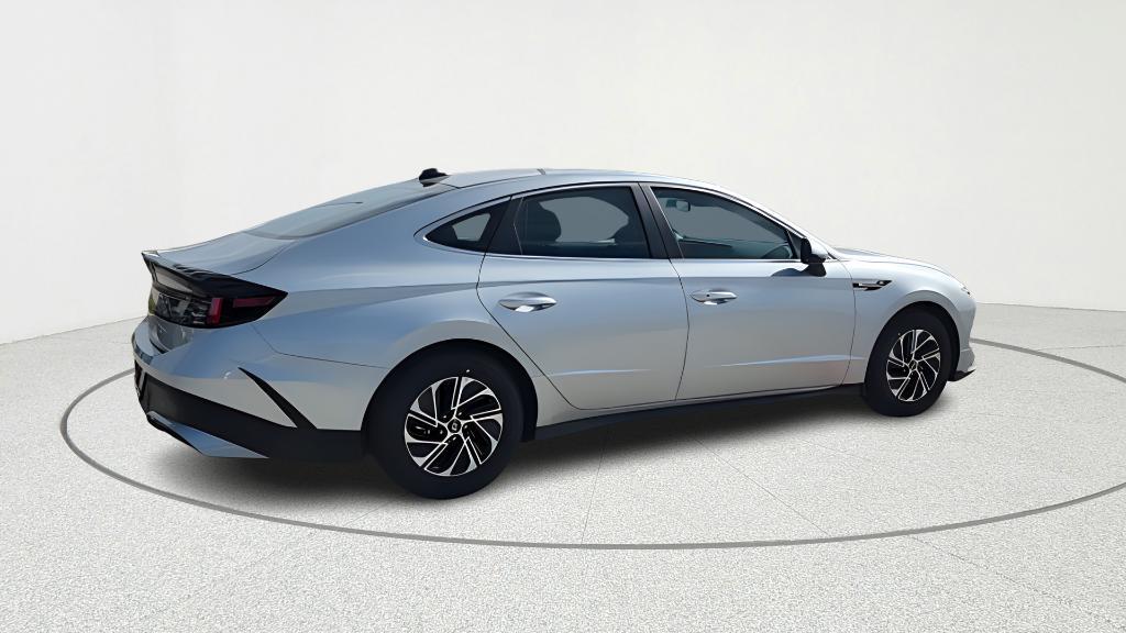 new 2026 Hyundai Sonata Hybrid car, priced at $28,090