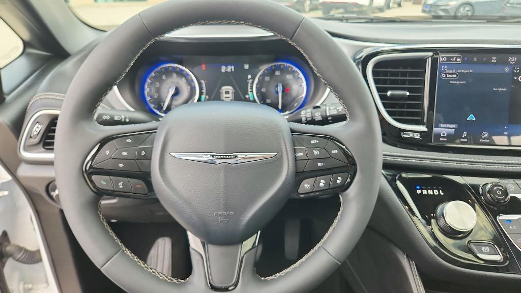 used 2025 Chrysler Pacifica car, priced at $35,245