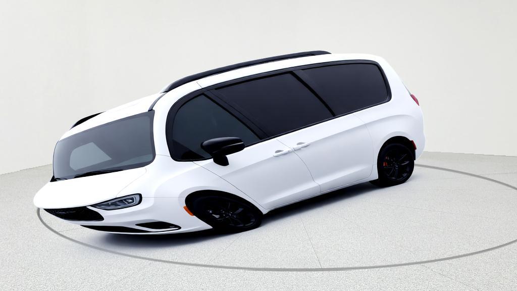 used 2025 Chrysler Pacifica car, priced at $35,245