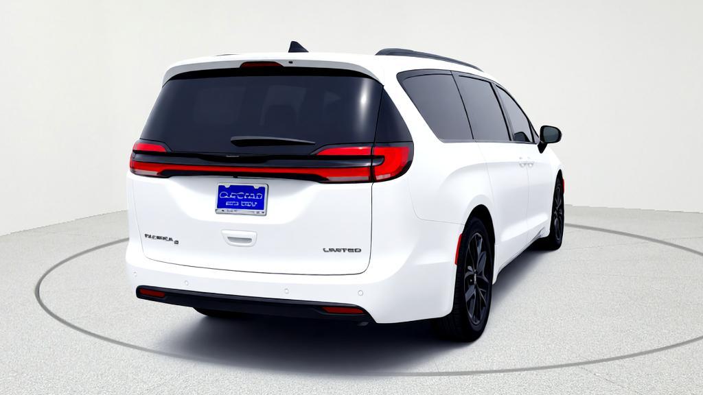 used 2025 Chrysler Pacifica car, priced at $35,245