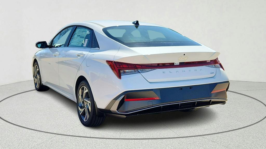 new 2026 Hyundai ELANTRA HEV car, priced at $31,403
