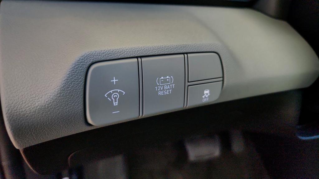 new 2026 Hyundai ELANTRA HEV car, priced at $30,940