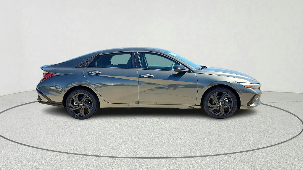 new 2026 Hyundai ELANTRA HEV car, priced at $28,625