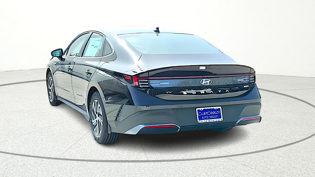 new 2026 Hyundai Sonata Hybrid car, priced at $28,106