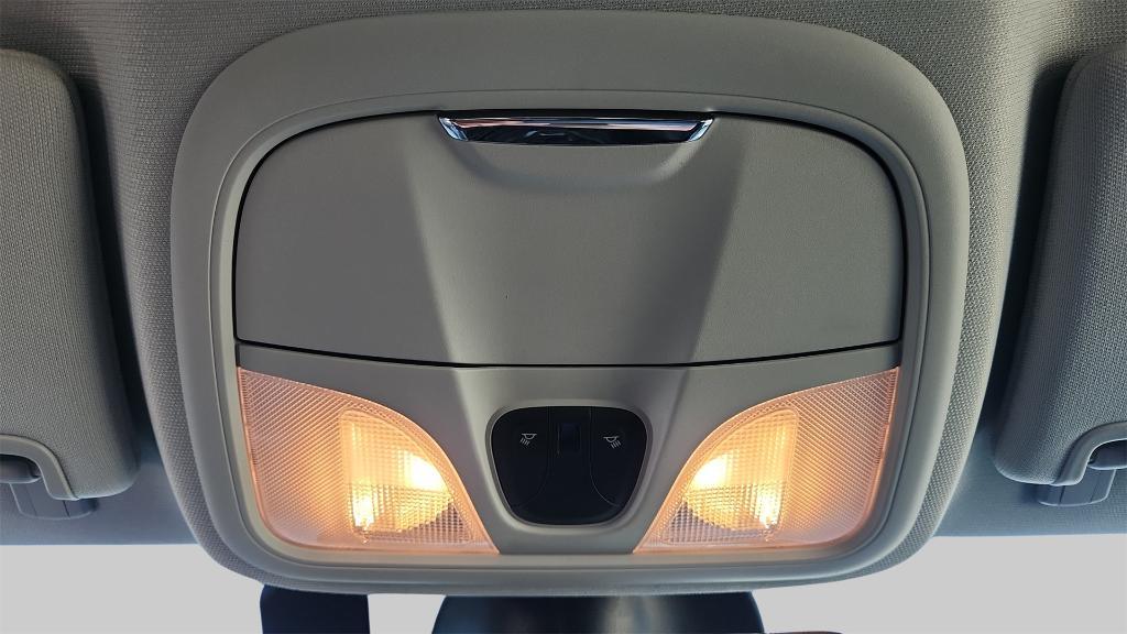 used 2023 Jeep Cherokee car, priced at $19,995