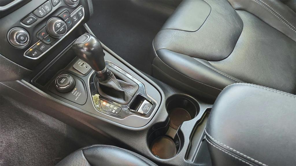 used 2023 Jeep Cherokee car, priced at $19,995