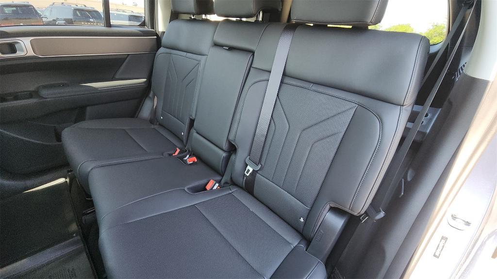 new 2026 Hyundai SANTA FE HEV car, priced at $40,360