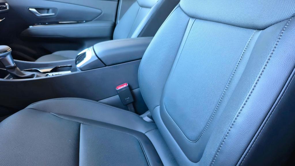 used 2025 Hyundai SANTA CRUZ car, priced at $39,127