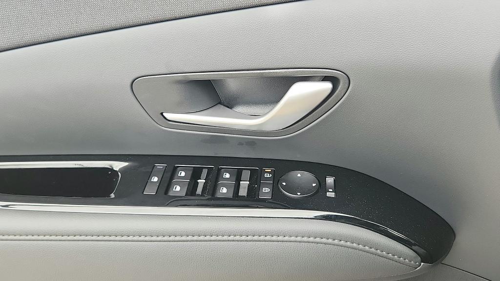 new 2026 Hyundai TUCSON Hybrid car, priced at $40,589