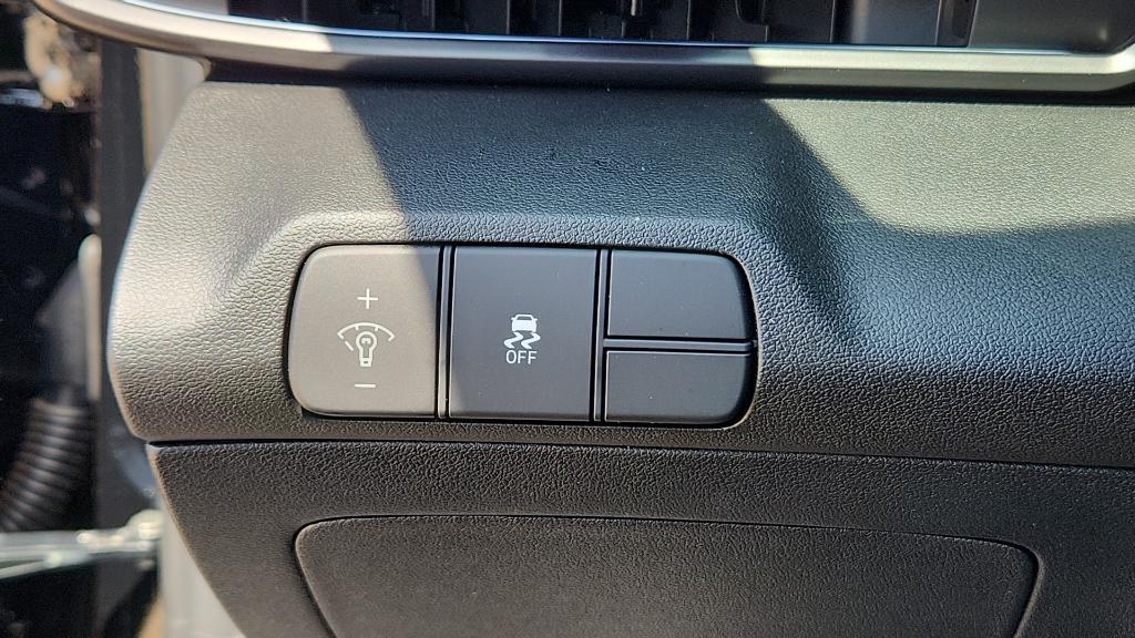 new 2025 Hyundai Elantra car, priced at $25,983