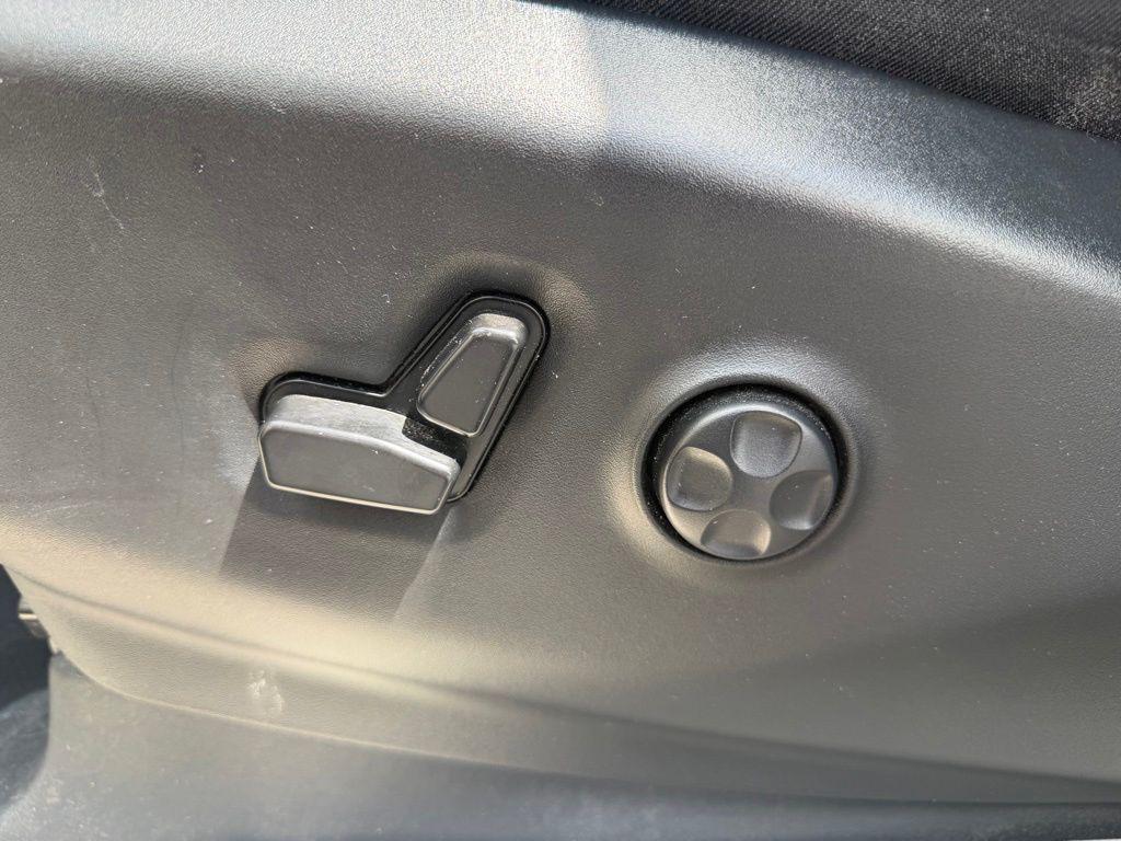 used 2024 Chrysler Pacifica car, priced at $26,490