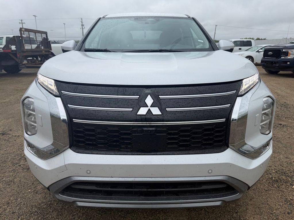 used 2025 Mitsubishi Outlander car, priced at $28,490