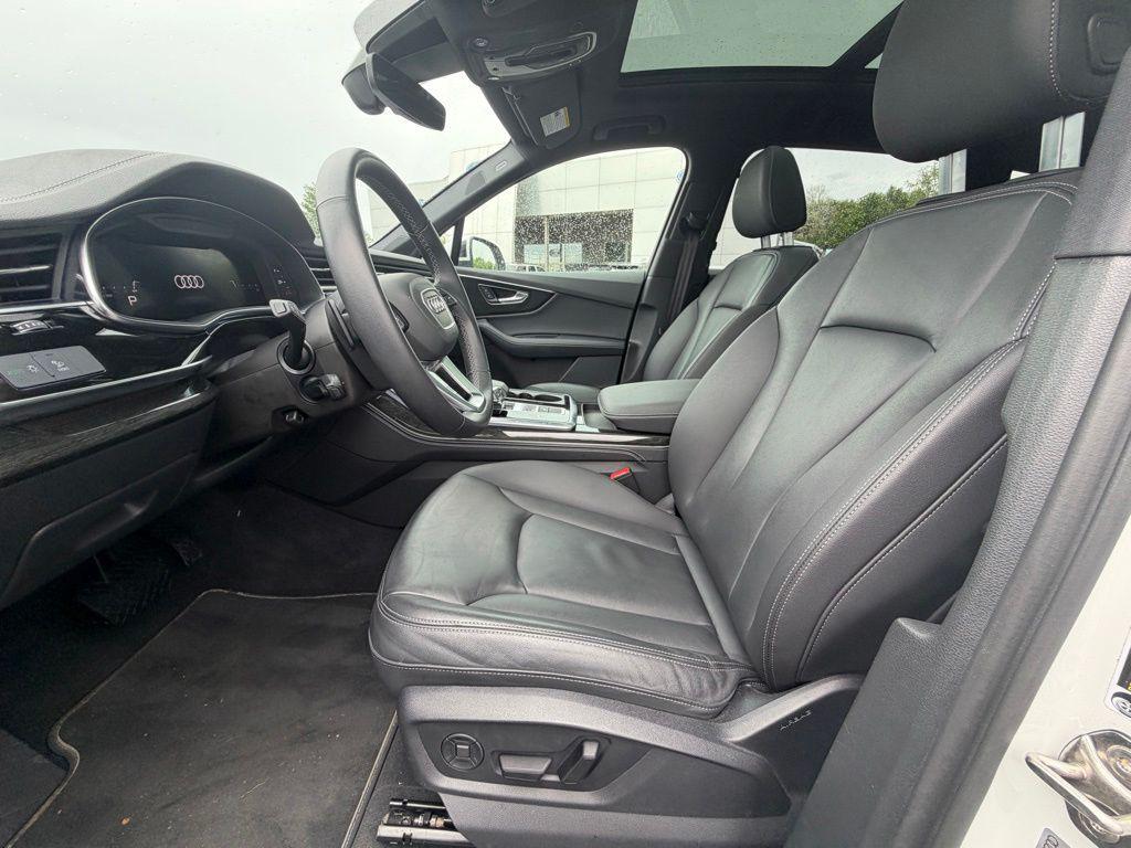 used 2025 Audi Q7 car, priced at $47,490