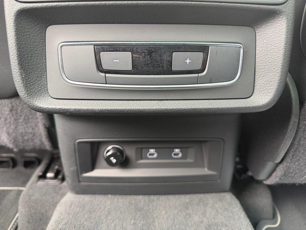 used 2025 Audi Q7 car, priced at $47,490