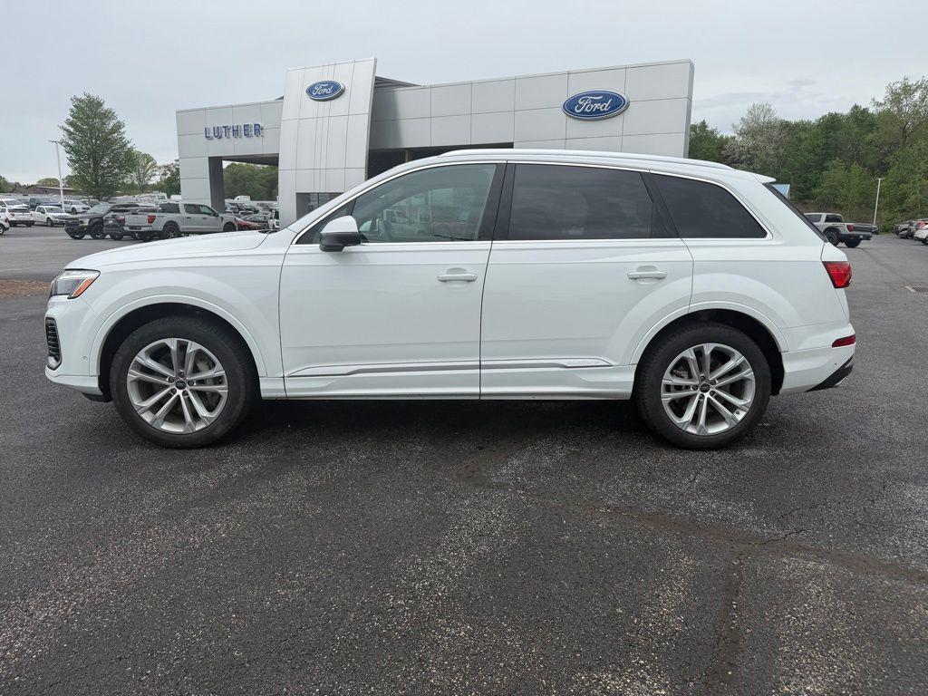 used 2025 Audi Q7 car, priced at $47,490