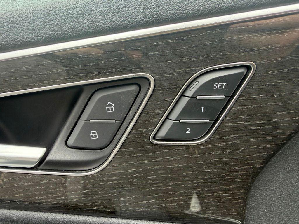 used 2025 Audi Q7 car, priced at $47,490