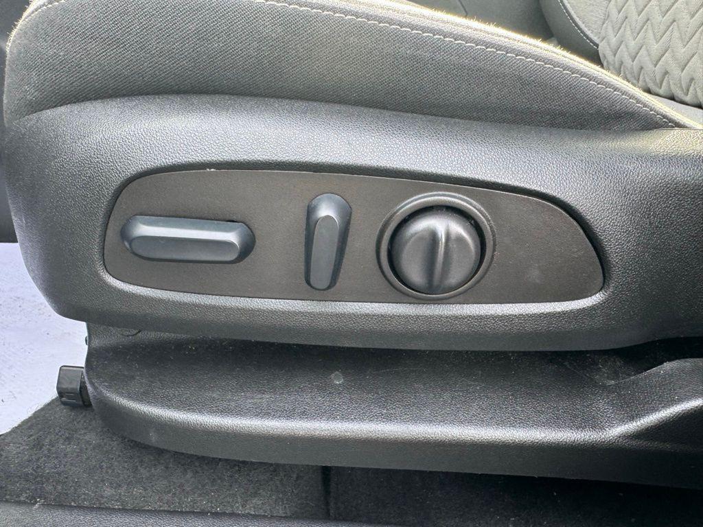 used 2023 Chevrolet Equinox car, priced at $20,000