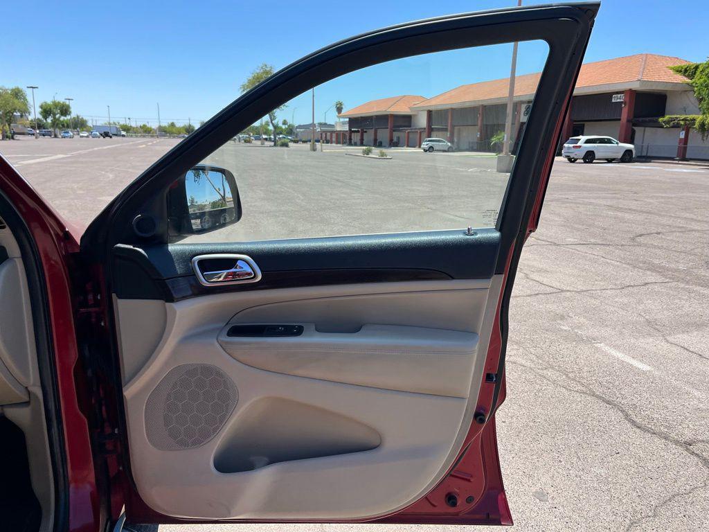 used 2014 Jeep Grand Cherokee car, priced at $8,900