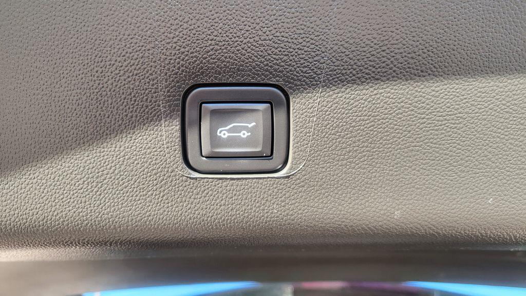 used 2023 Chevrolet Traverse car, priced at $33,995