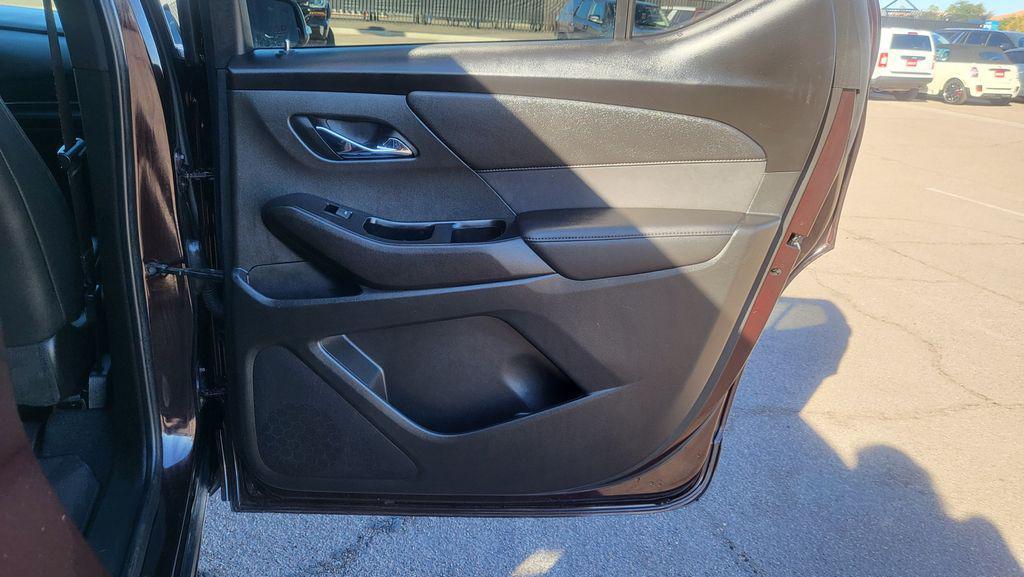 used 2023 Chevrolet Traverse car, priced at $33,995